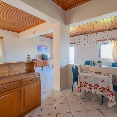 Ocean Breeze Apartment Kypseli